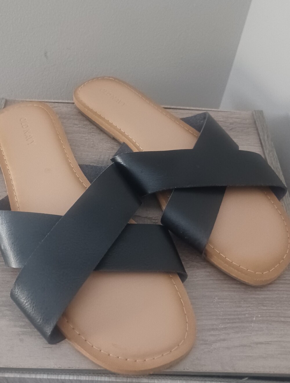 Old Navy Slip On Sandals Sz 11